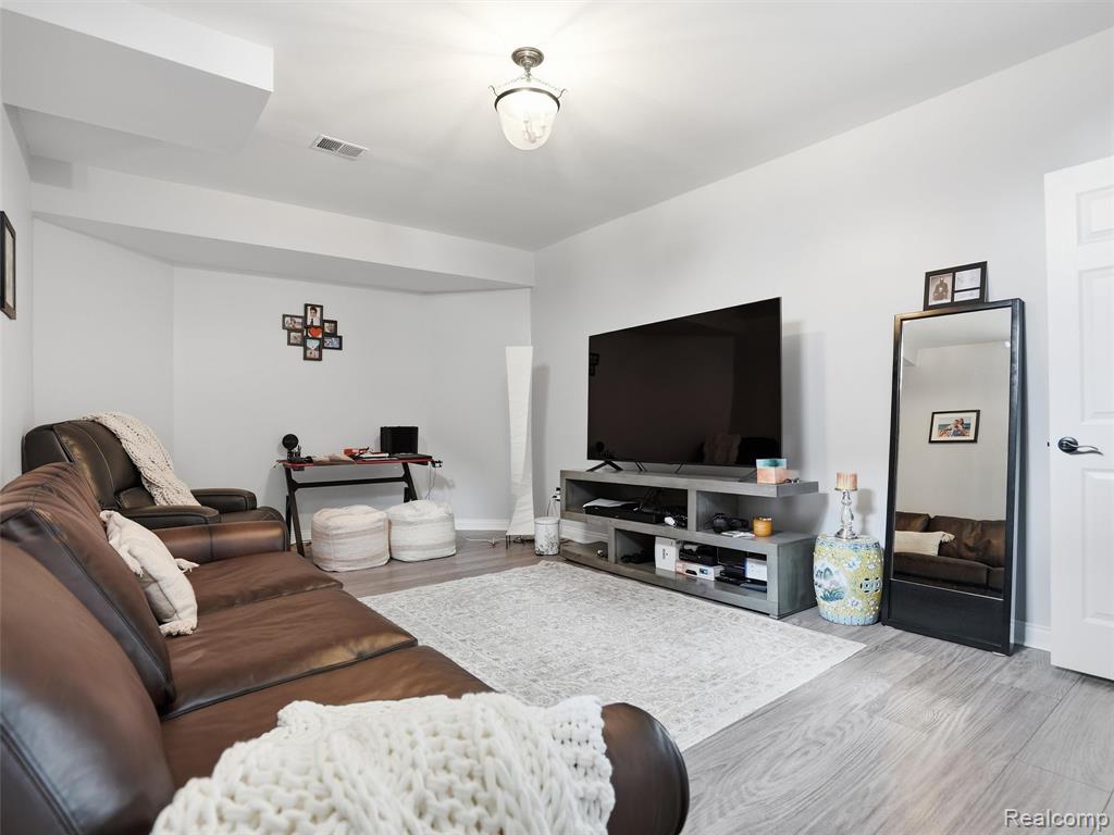 54465 Birchfield Drive E, Shelby Twp, MI 48316 — Photo 63