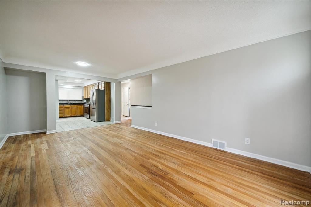 9349 KINLOCH, Redford, MI 48239 — Photo 6