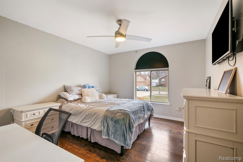 49248 Berkshire Drive, Chesterfield, MI 48047 — Photo 29
