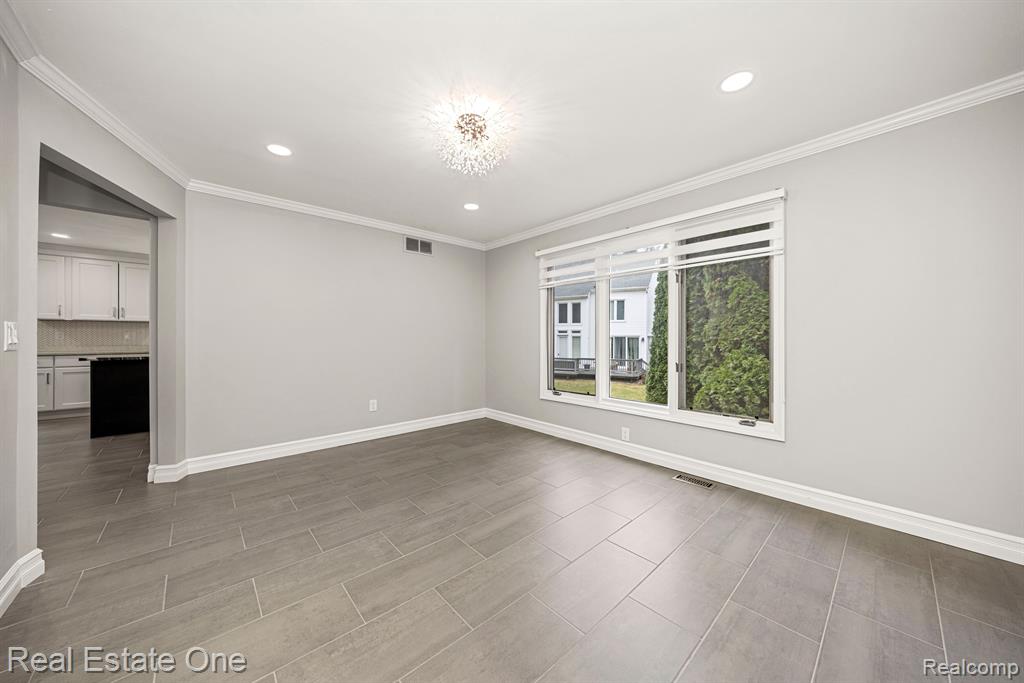 6246 Lindsay Court, West Bloomfield, MI 48324 — Photo 27