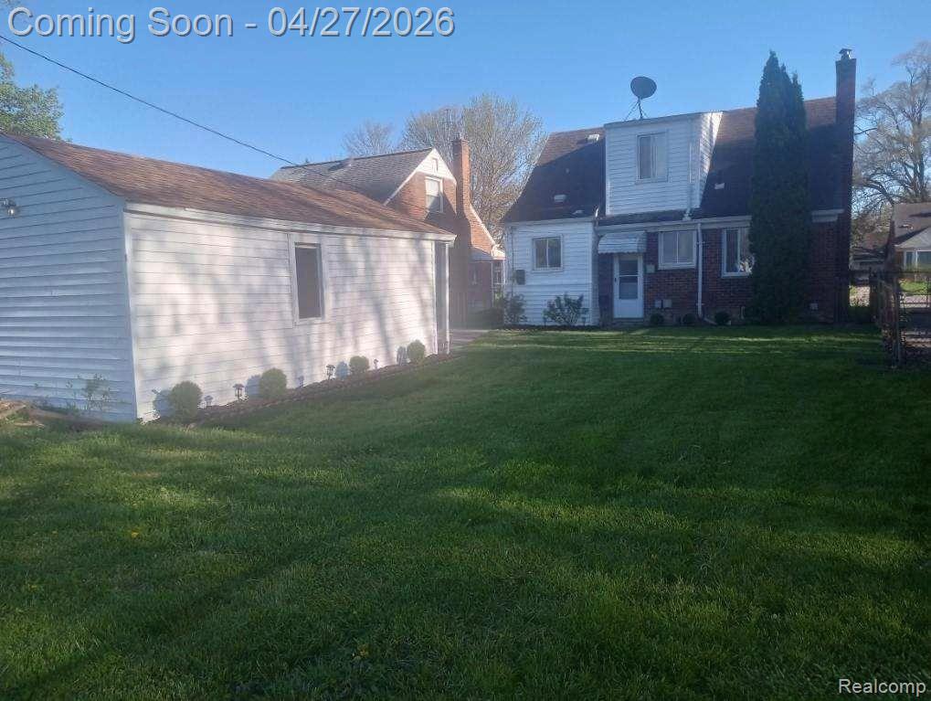 16735 Lincoln Avenue, Eastpointe, MI 48021 — Photo 25