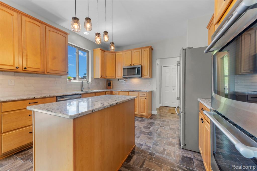 981 Coventry Court, Oxford, MI 48371 — Photo 28