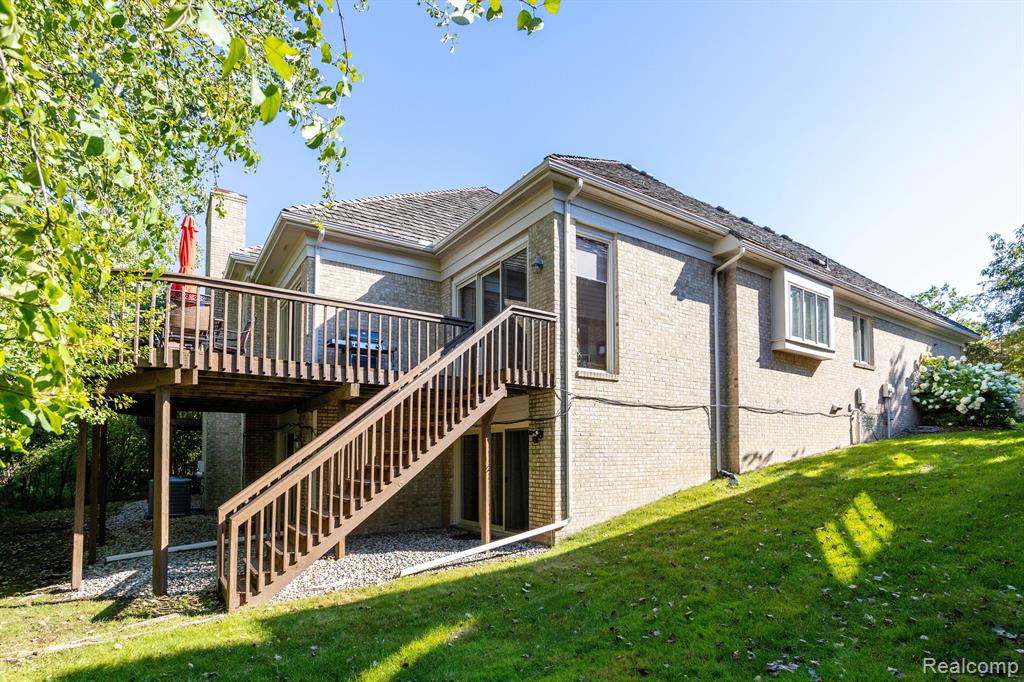 5130 OAKBROOKE Drive, West Bloomfield, MI 48323 — Photo 4