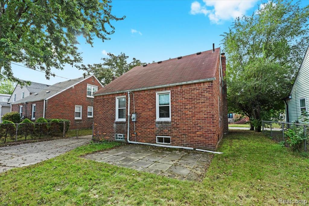 630 W Troy Street, Fenton, MI 48220 — Photo 23