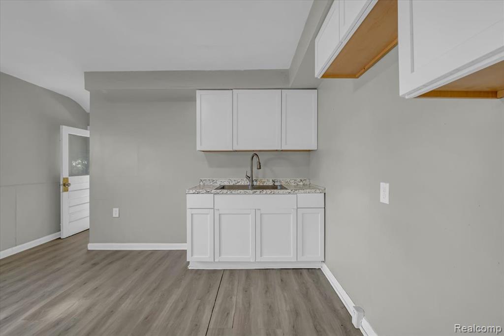 5511-5513 Somerset Avenue, Detroit, MI 48224 — Photo 12