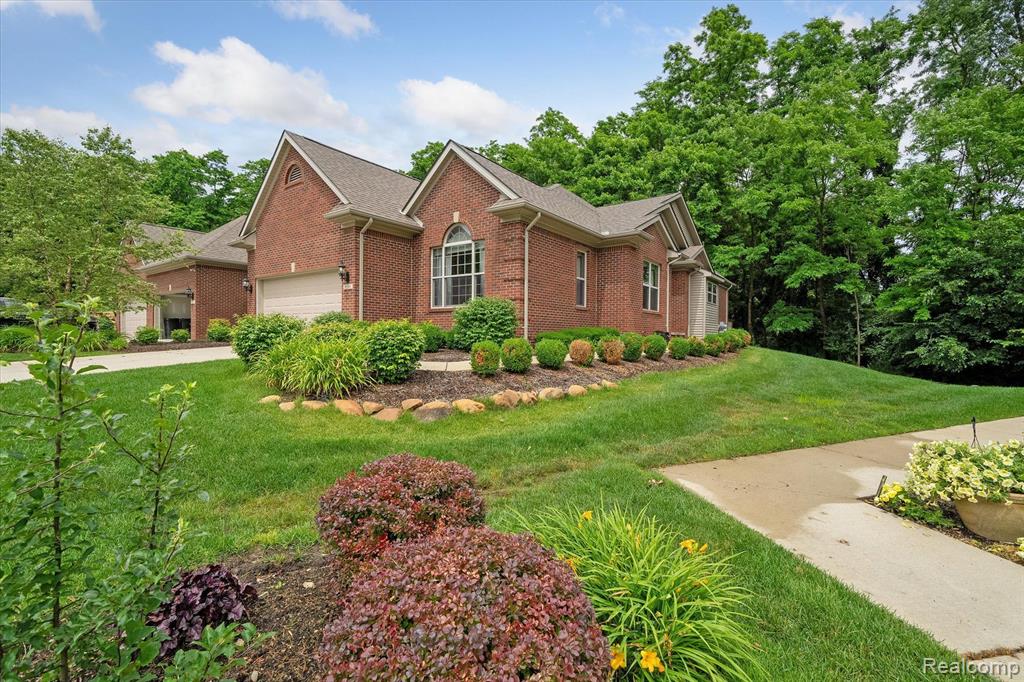 9566 KINGSWAY Circle, Clarkston, MI 48348 — Photo 44