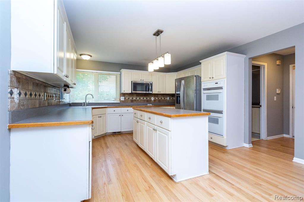 878 Dakota, Rochester Hills, MI 48307 — Photo 11