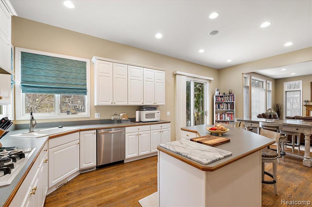 7108 Branford Court, West Bloomfield, MI — Photo 18
