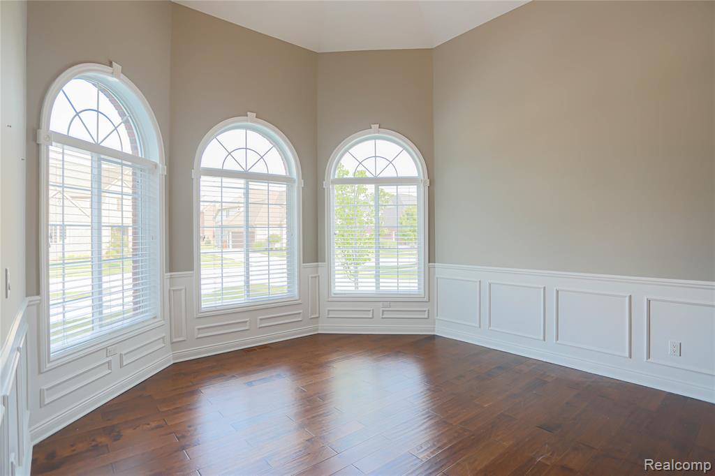 55761 Timbers Edge Drive, Shelby Twp, MI 48316 — Photo 9