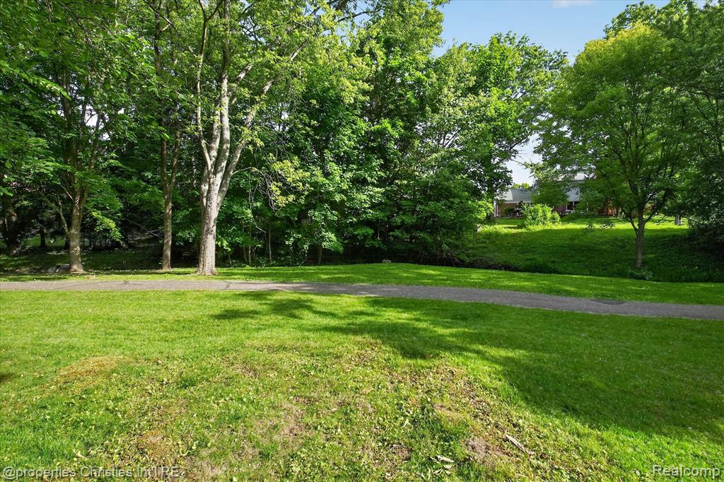 4352 Greenstown Drive, West Bloomfield, MI 48323 — Photo 71