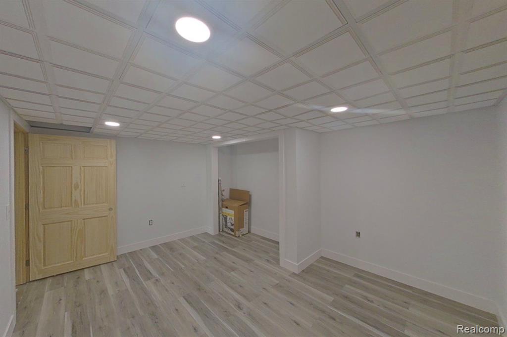 6523 ELLINWOOD Drive, White Lake, MI 48383 — Photo 27