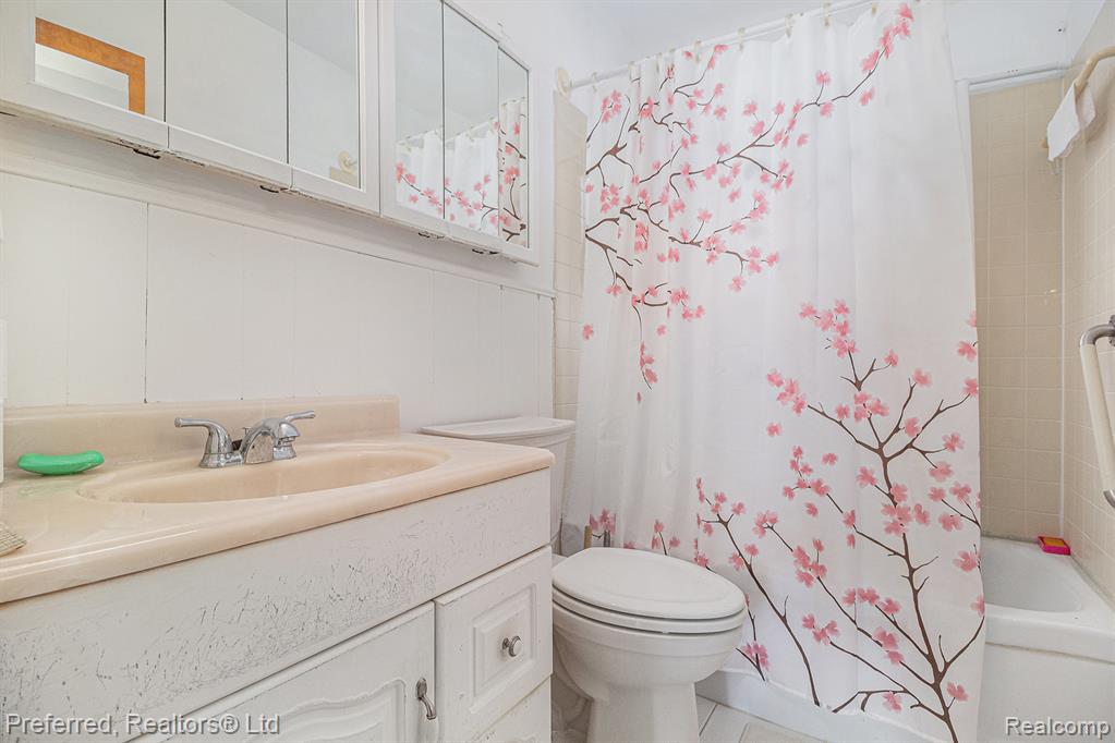 9360 Pine Street, Taylor, MI 48180 — Photo 11