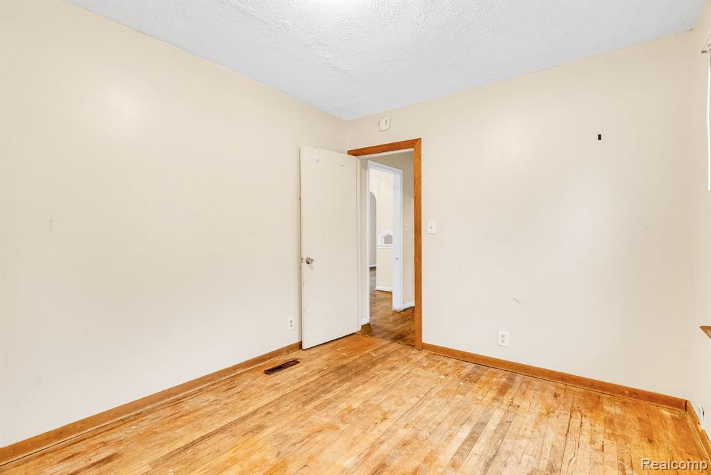 940 Cameron Avenue, Pontiac, MI 48340 — Photo 11