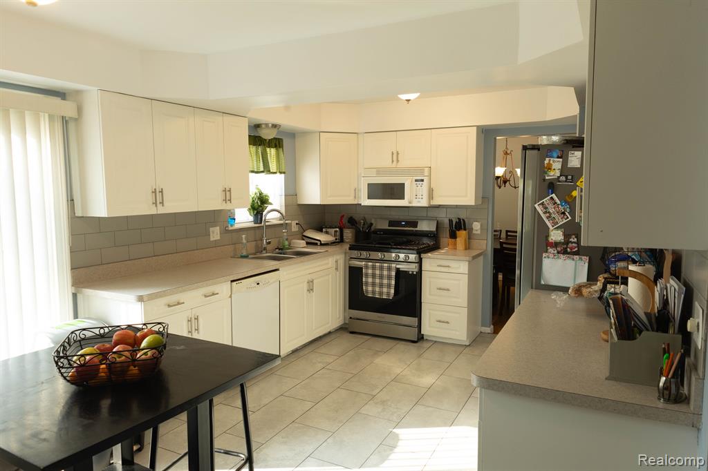 5109 VINCENT Trail, Shelby Twp, MI 48316 — Photo 12