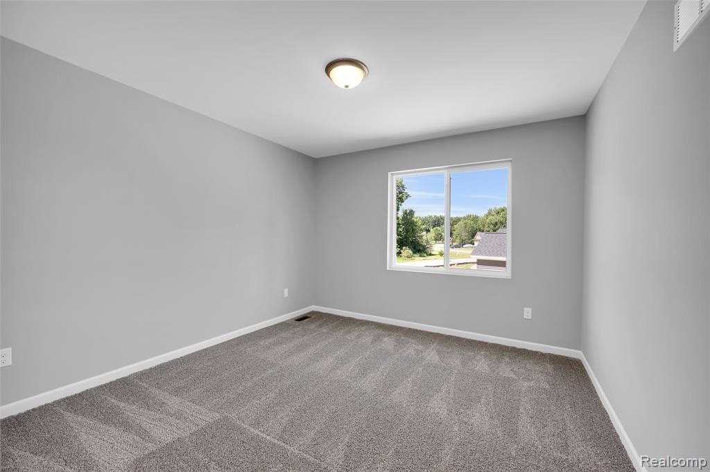 10010 Santa Lucia Court, Grand Blanc, MI 48439 — Photo 19