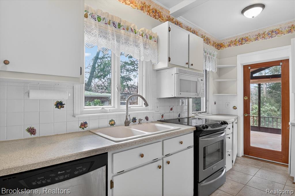 86 OAKDALE Boulevard, Pleasant Ridge, MI — Photo 10