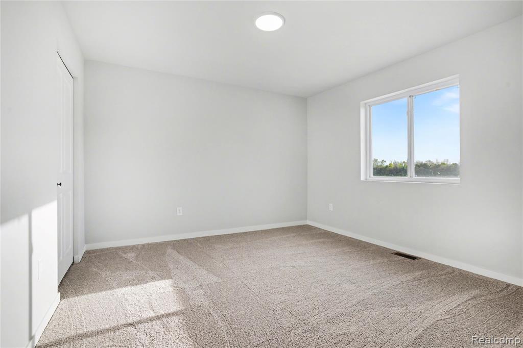 8033 Moonlight Creek Lane, Fowlerville, MI 48836 — Photo 15