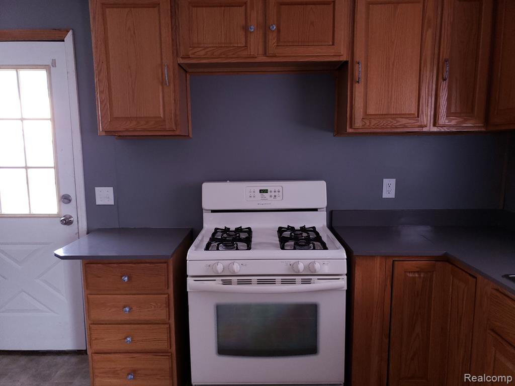 6849 LOZIER Avenue, Warren, MI 48091 — Photo 8