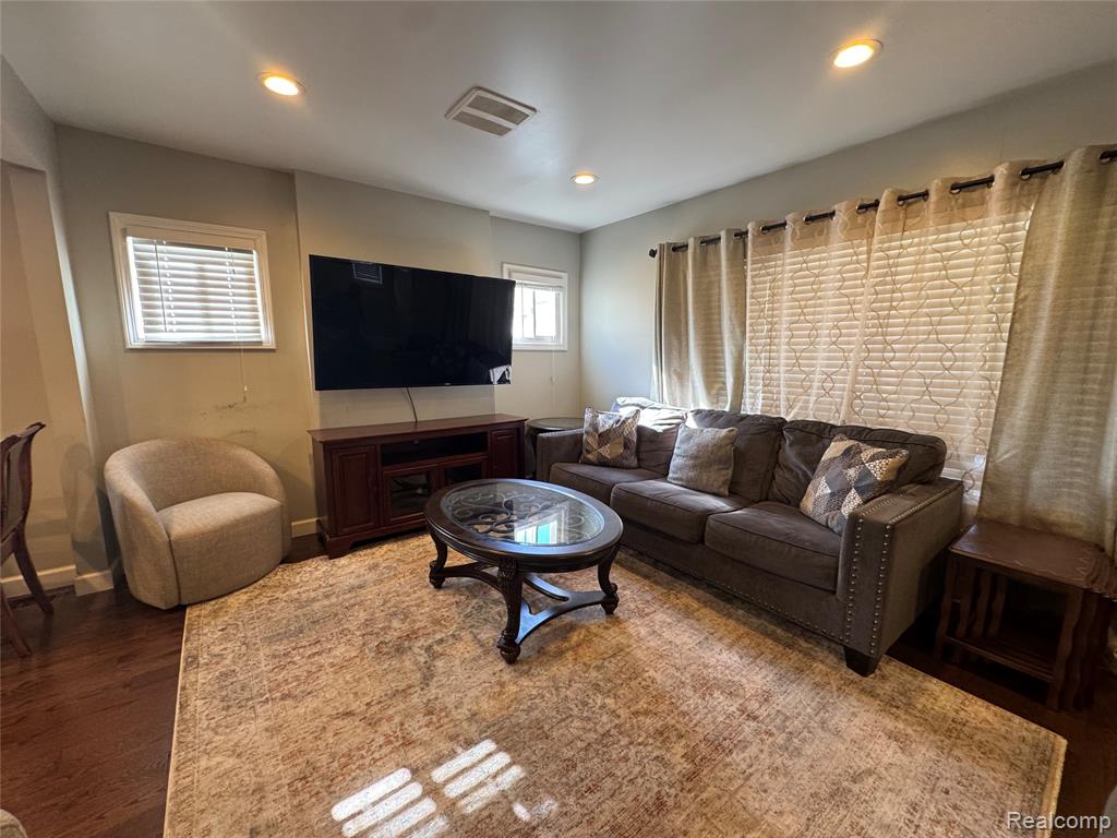 6438 Barrie Street, Dearborn, MI 48126 — Photo 3