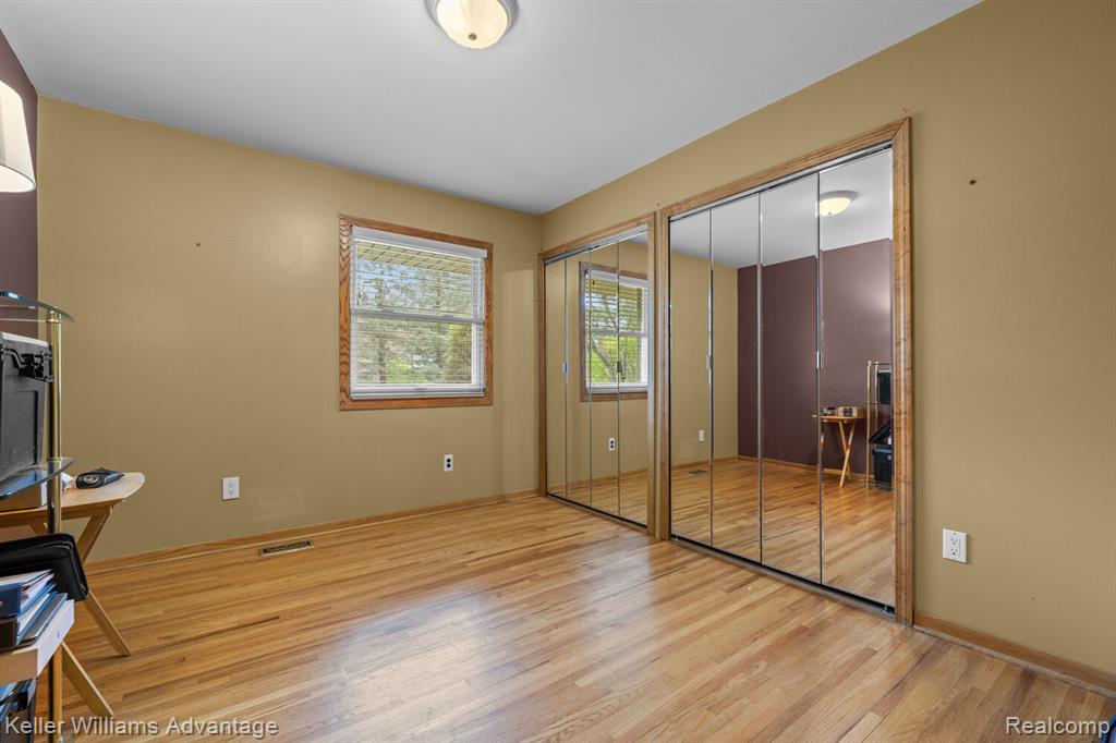 24806 Power Road, Farmington, MI 48336 — Photo 30