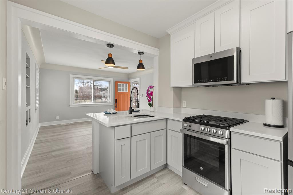 960 White Avenue, Lincoln Park, MI 48146 — Photo 10