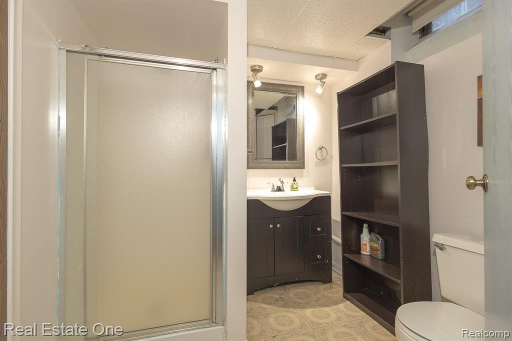 930 BRIDGE PARK Drive, Troy, MI 48098 — Photo 23
