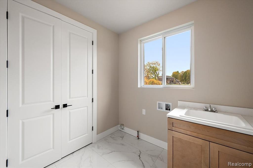 50352 Mistwood Drive, Macomb, MI 48042 — Photo 37