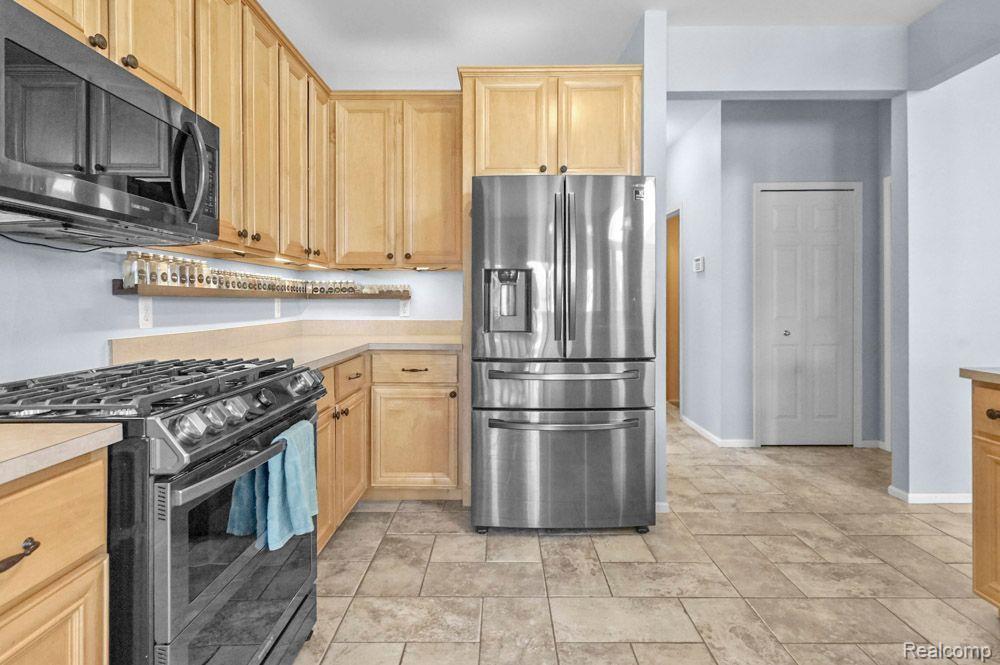 8247 Washington Woods Drive, Washington, MI — Photo 17