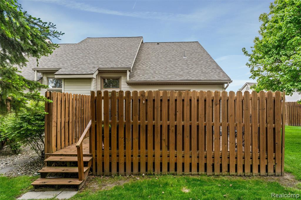 44500 Meadowcreek Lane, Canton, MI 48187 — Photo 38
