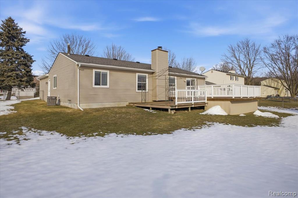 6042 Barker Avenue, Waterford, MI 48329 — Photo 33