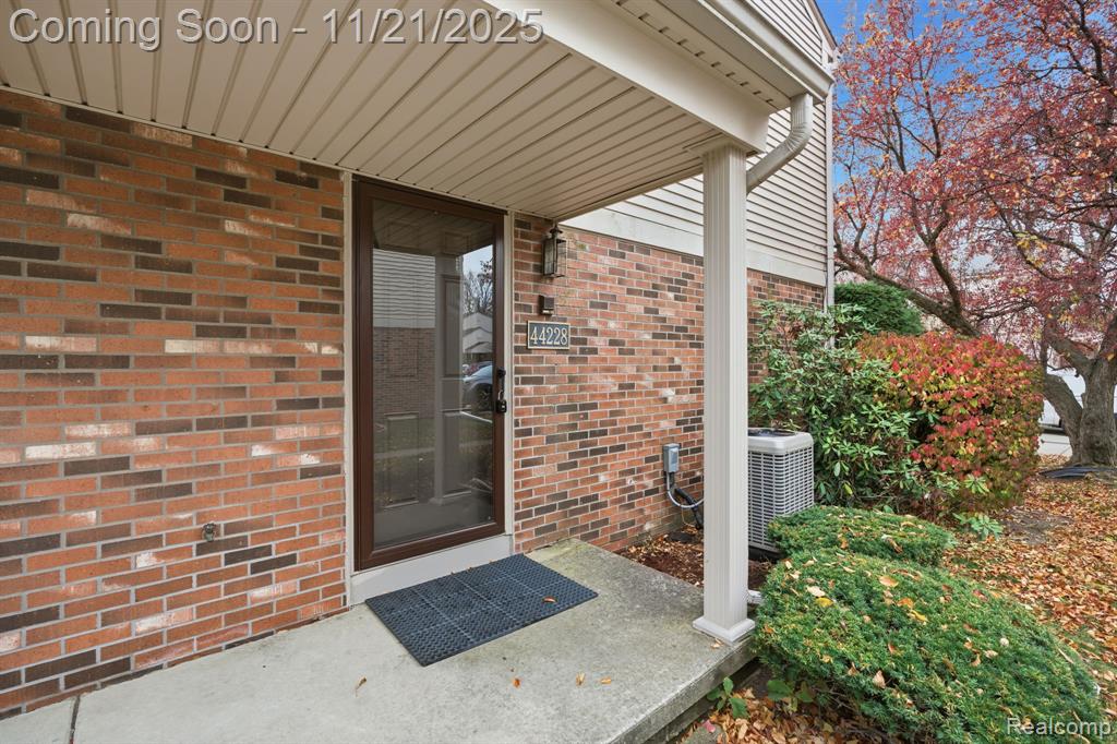 44228 Providence Drive, Clinton Twp, MI 48038 — Photo 6