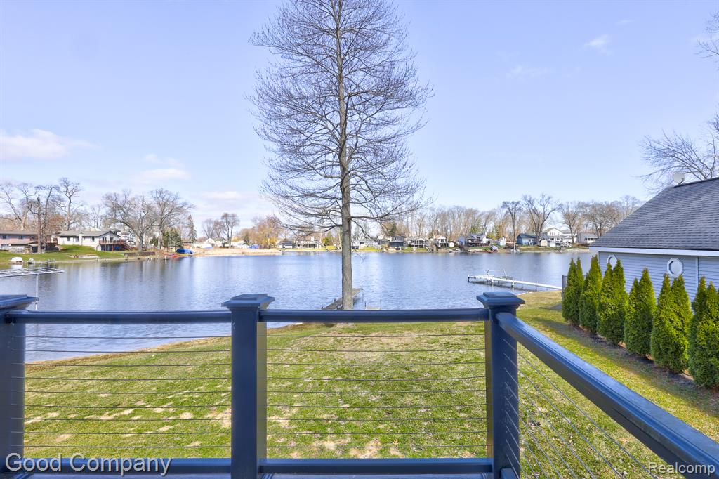 9526 Montgold Avenue, White Lake, MI — Photo 44
