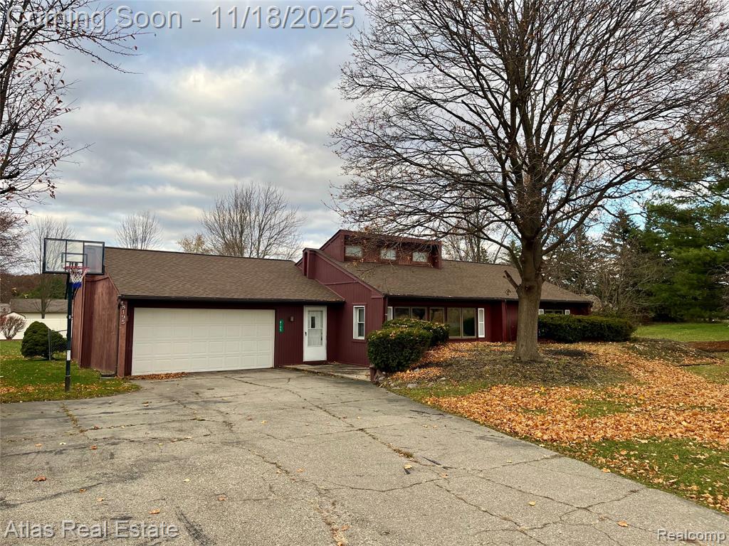 8195 E Atherton Road, Davison, MI 48423 — front exterior