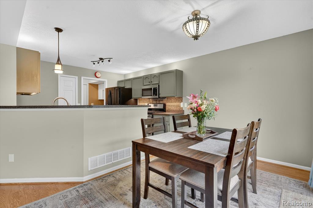 456 Lilly View Court, Howell, MI 48843 — Photo 11