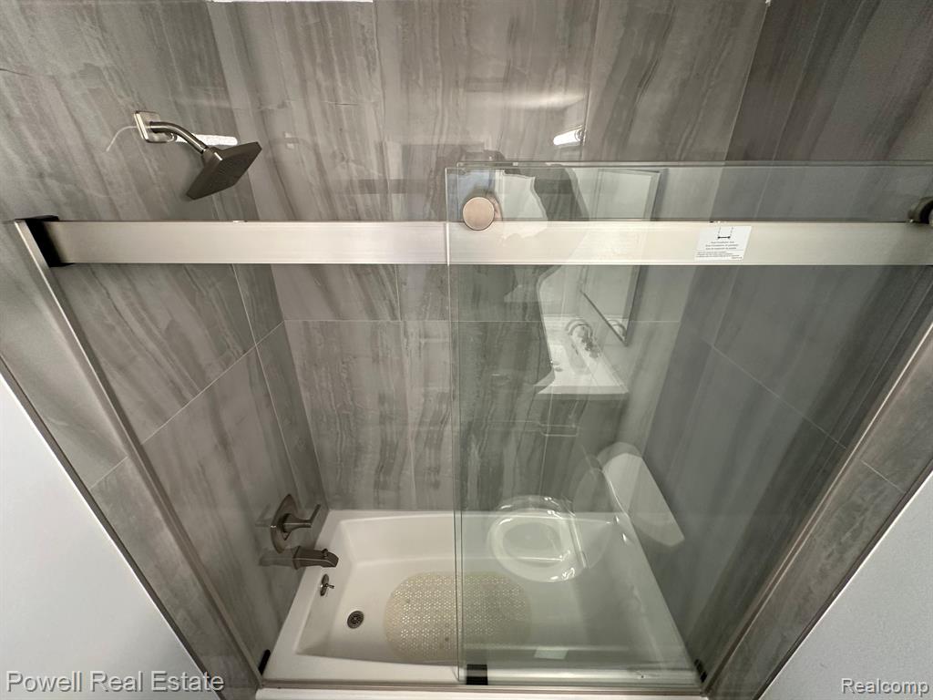 27129 FARMBROOK VILLA Drive, Southfield, MI 48034 — Photo 29