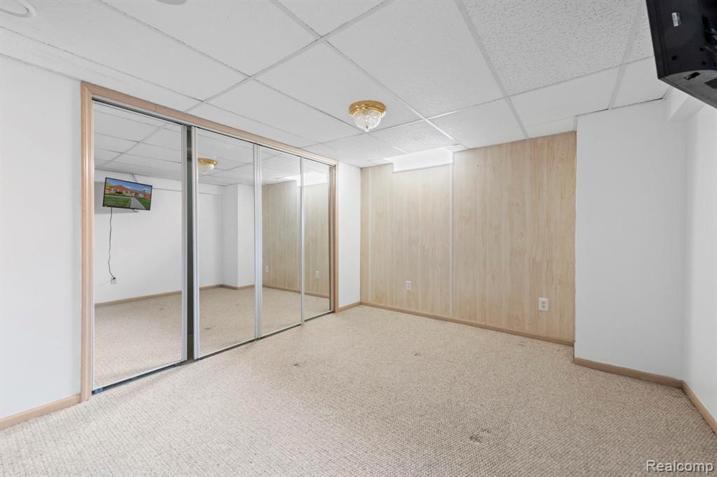 20085 Wedgewood Drive, Grosse Pointe Woods, MI 48236 — Photo 27