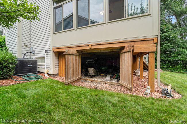 1677 NORTON CREEK Court, Wixom, MI 48393 — Photo 25