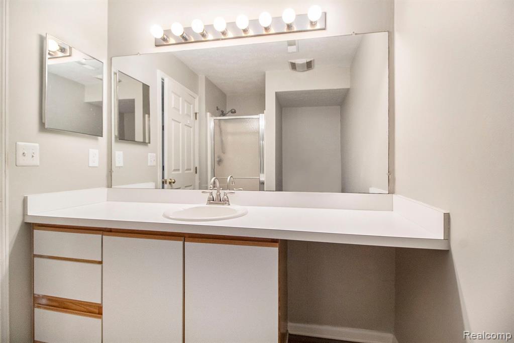 1449 HEATHERWOOD Lane, Ann Arbor, MI 48108 — Photo 17