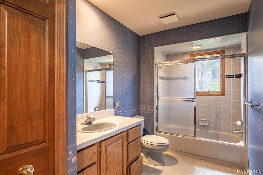 4435 OAK POINTE Drive, Brighton, MI 48116 — Photo 43