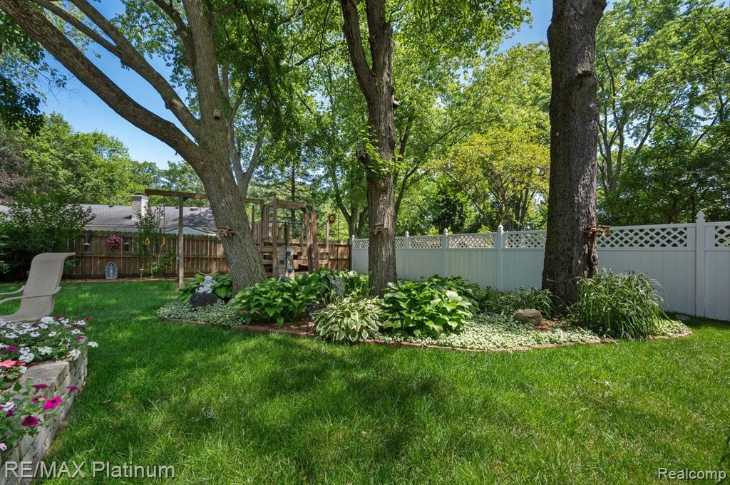 4116 ETON Place, Lambertville, MI 48144 — Photo 24