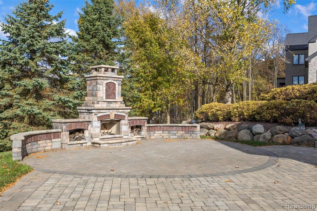 4650 Gatehouse Court, Rochester, MI 48306 — Photo 10