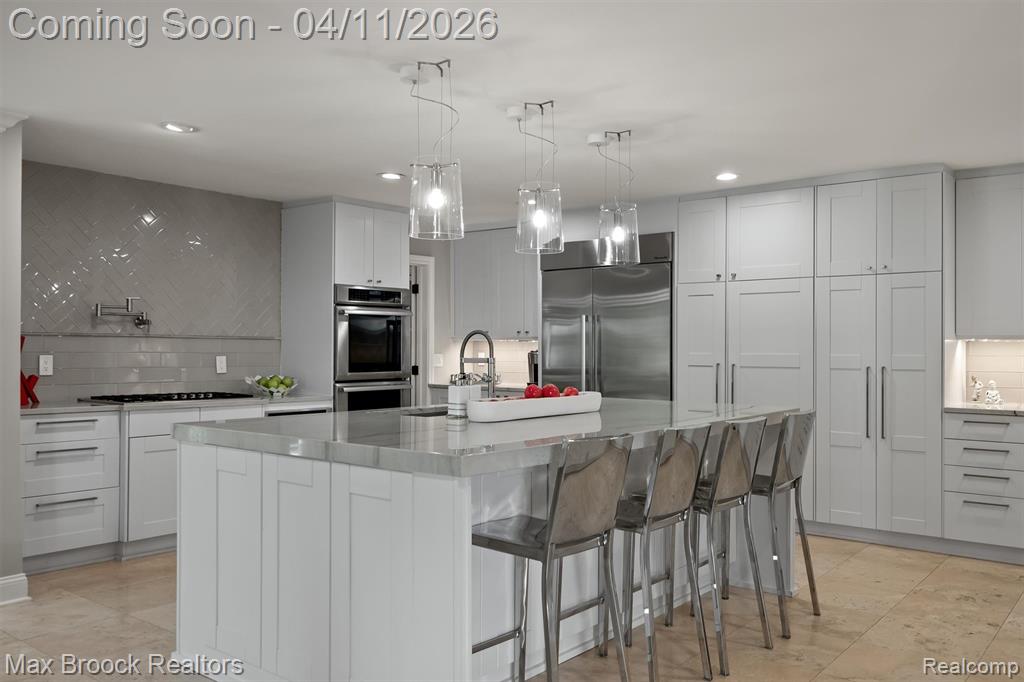 5190 Clarendon Crest Street, Bloomfield Hills, MI, 48302