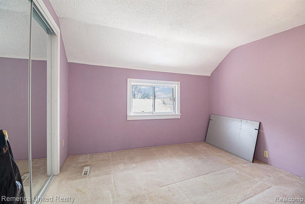 4342 PLEASANT VALLEY Road, Brighton, MI 48114 — Photo 13