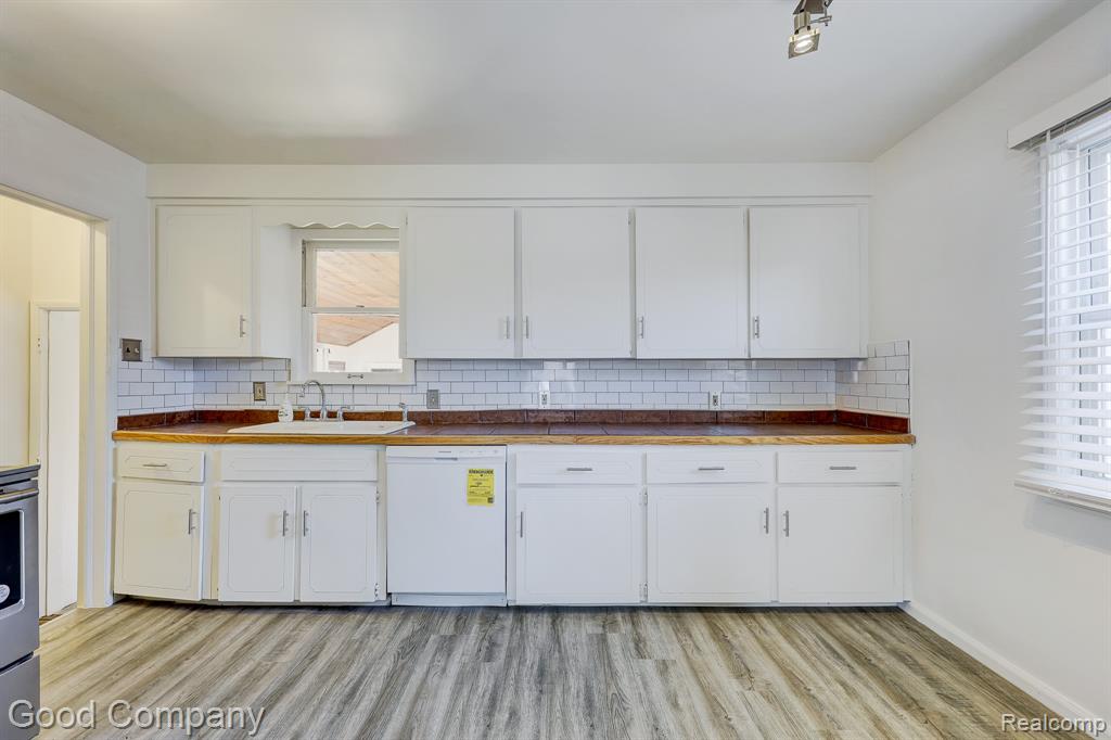 4725 Elmwood Street, Royal Oak, MI 48073 — Photo 12