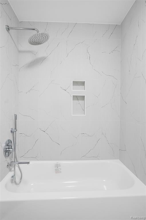 31130 Lahser, Beverly Hills, MI 48025 — Photo 34