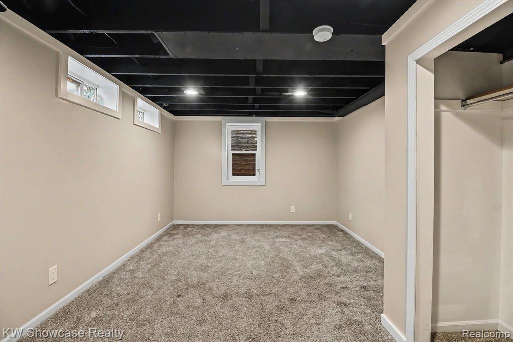 2572 Ridge Road, White Lake, MI 48383 — Photo 28