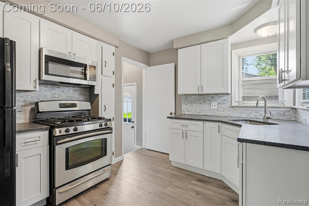 8245 Roosevelt Street, Taylor, MI 48180 — Photo 9