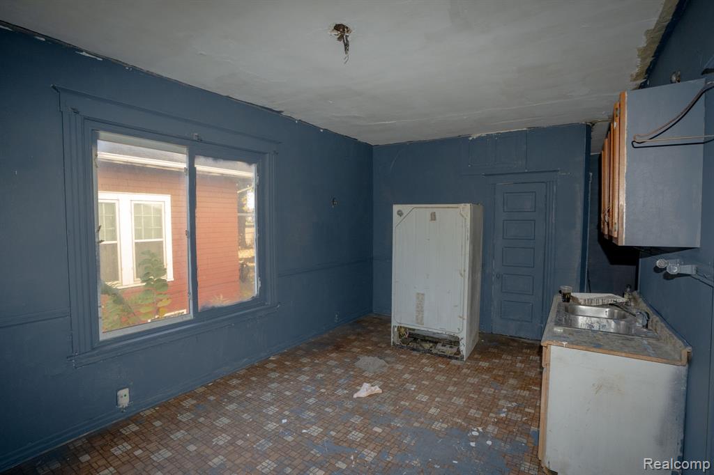 3673 Seyburn Street, Detroit, MI 48214 — Photo 12