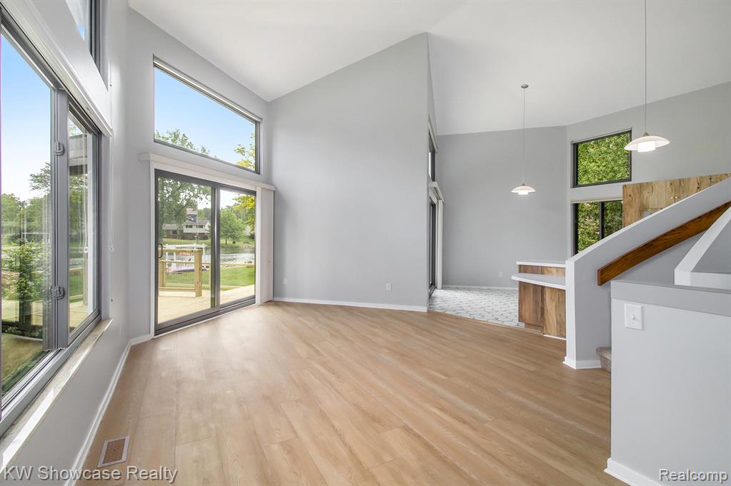 983 ARTDALE, White Lake, MI 48383 — Photo 10