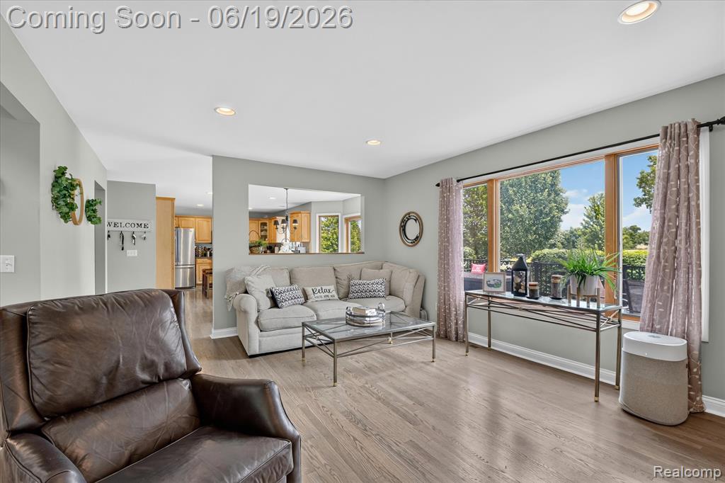 7040 McGuire Road, Fenton, MI 48430 — Photo 2